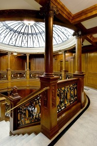 titanic-pigeon-forge-staircase01