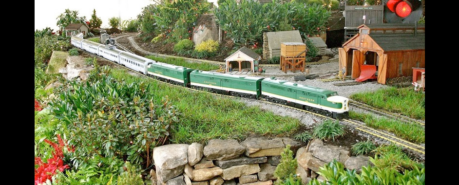 Dollywood’s Smoky Mountain Miniature Railroad